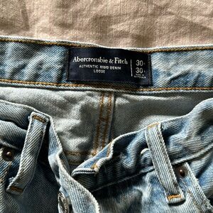 Men’s Abercrombie and Fitch loose jeans, size 30
